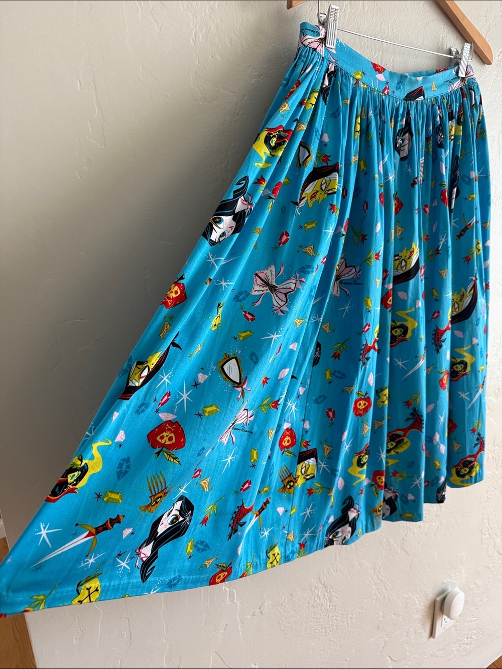 Pinup Couture Bright Turquoise Snow White Graphic Print Gathered A-Line Skirt - Picture 4 of 13